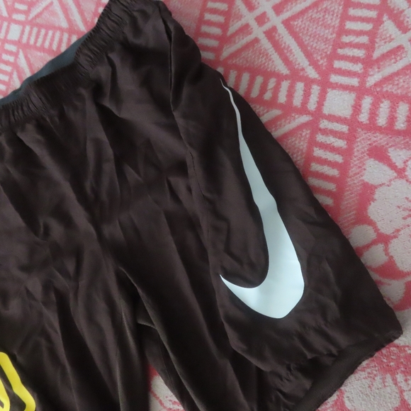 Nike  San Diego Padres Performance Shorts NKA2 player issued chris paddack #59 - Picture 3 of 8